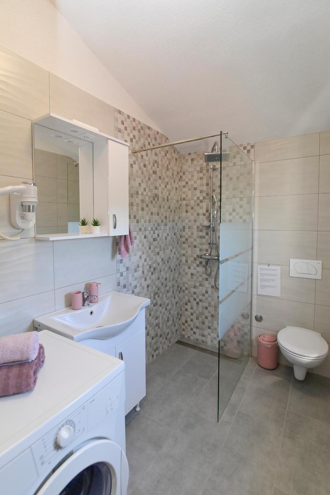 Vacation House Ulika Gabonjin Ngoại thất bức ảnh