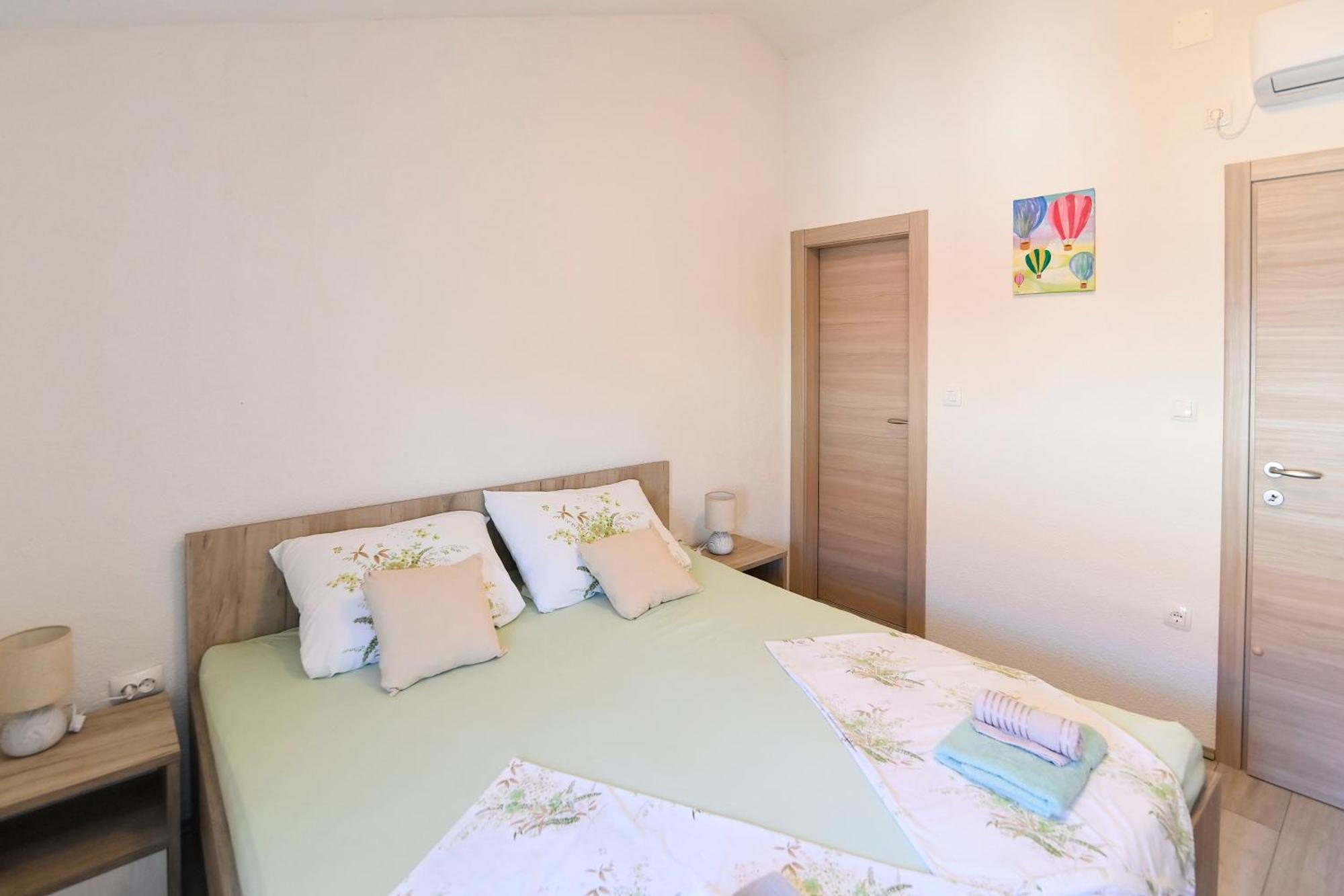Vacation House Ulika Gabonjin Ngoại thất bức ảnh