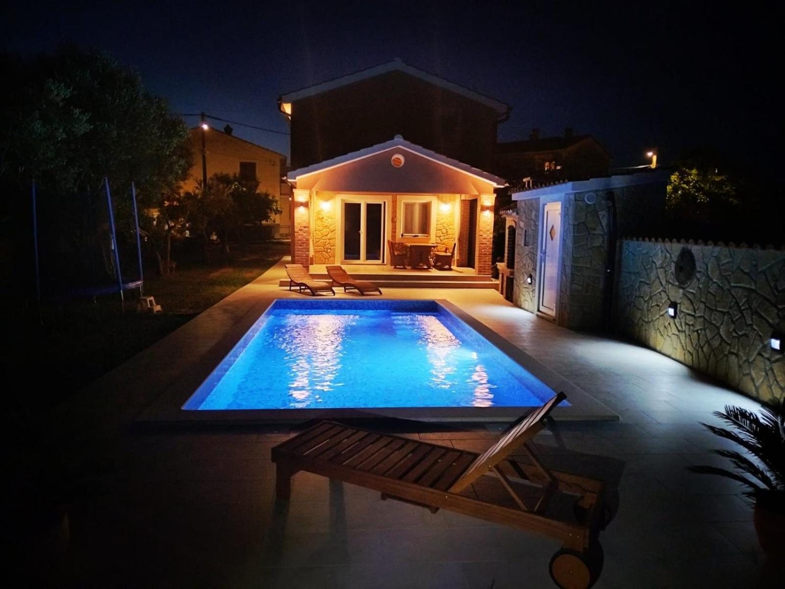 Vacation House Ulika Gabonjin Ngoại thất bức ảnh