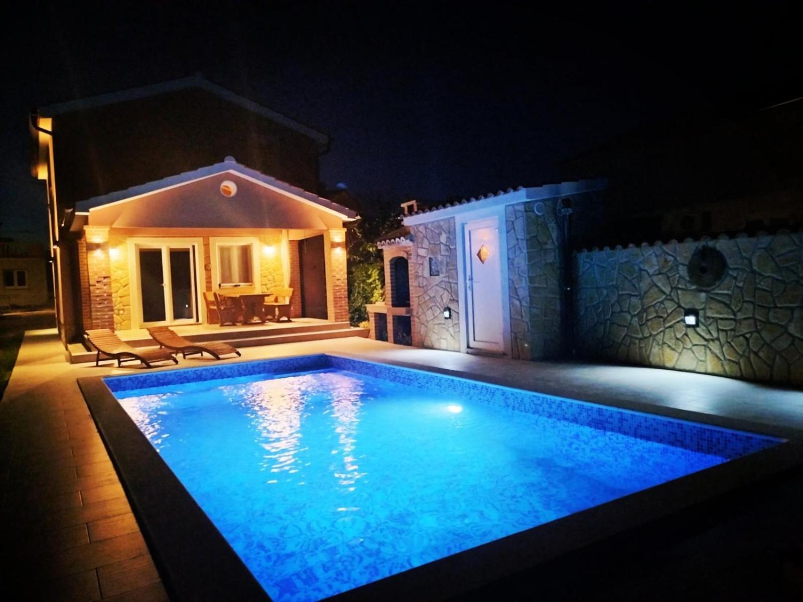 Vacation House Ulika Gabonjin Ngoại thất bức ảnh